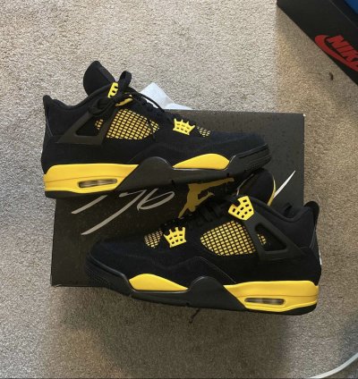 Air Jordan 4 Thunder 2023