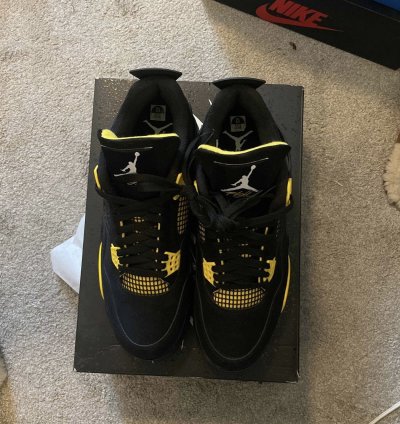 Air Jordan 4 Thunder 2023
