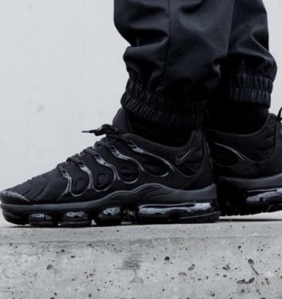 Nike Vapor Max Plus Triple Black Running Shoes