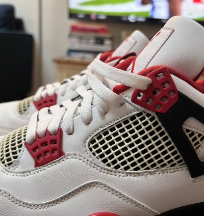 Air Jordan Fire Red 4s