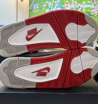 Air Jordan Fire Red 4s