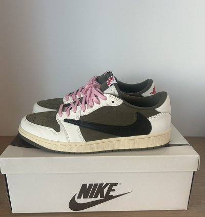 Travis Scott Air Jordan 1 Low Reverse Olive Medium Olive
