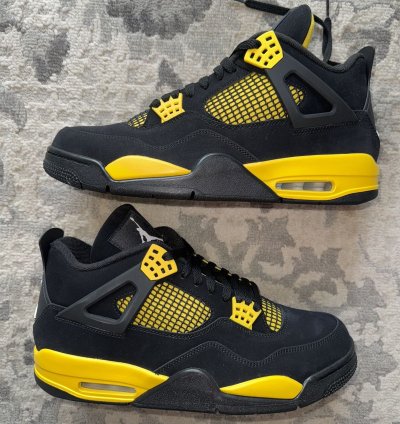 Air Jordan Retro 4 Thunder