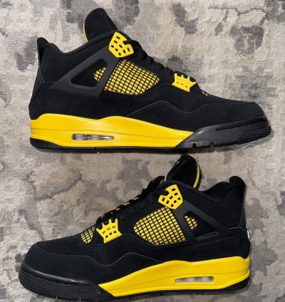 Air Jordan Retro 4 Thunder