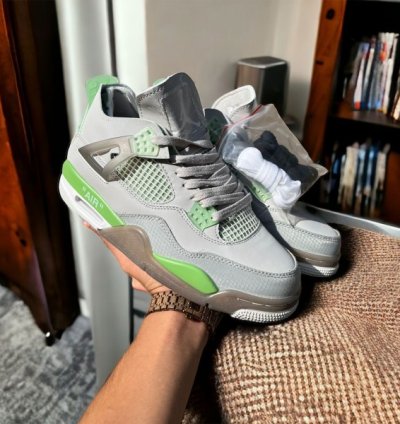 Off Whit E X Nike Air Jordan 4 Guava Basketball Sneakers
