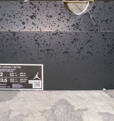 Air Jordan Retro 4 Thunder