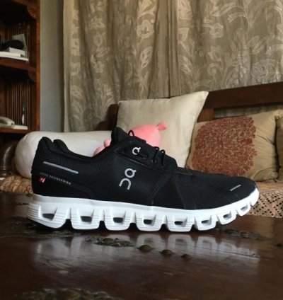 On Cloud 5 Nova Black White Sneakers