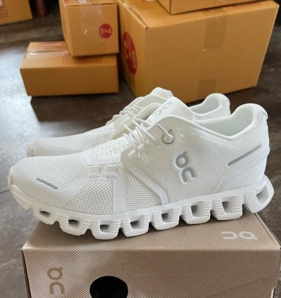 On Cloud 5 Nova White Sneakers
