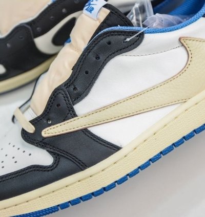 Air Jordan 1 Retro Low Og Sp Fragment X Travis Scott