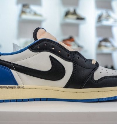 Air Jordan 1 Retro Low Og Sp Fragment X Travis Scott