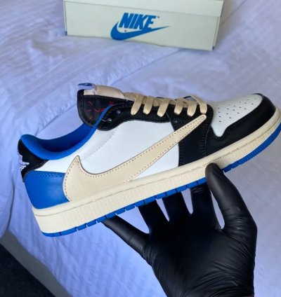 Air Jordan 1 Retro Low Og Sp Fragment X Travis Scott