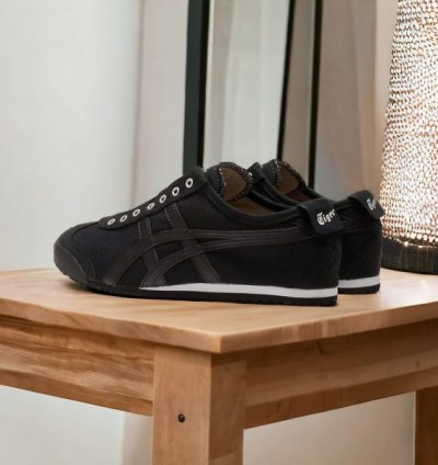 Onitsuka Tiger Full Black Slipons