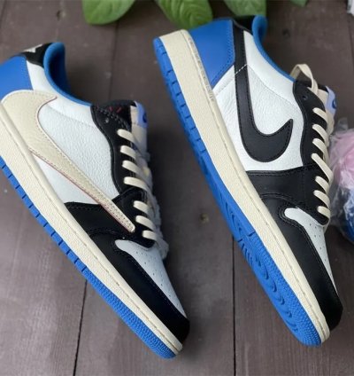 Air Jordan 1 Retro Low Og Sp Fragment X Travis Scott
