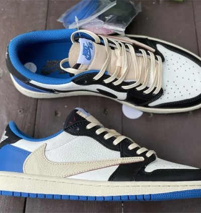Air Jordan 1 Retro Low Og Sp Fragment X Travis Scott