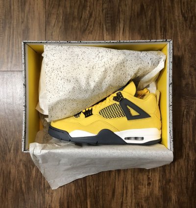 Deadstock 2021 Jordan 4 Lightning