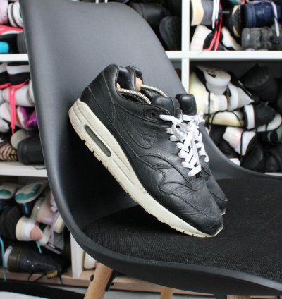 Vintage Black Leather Low Top Nike Air Max 1