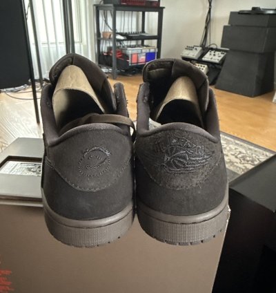 Jordan 1 Low Travis Scott Dark Mocha Velvet Brown