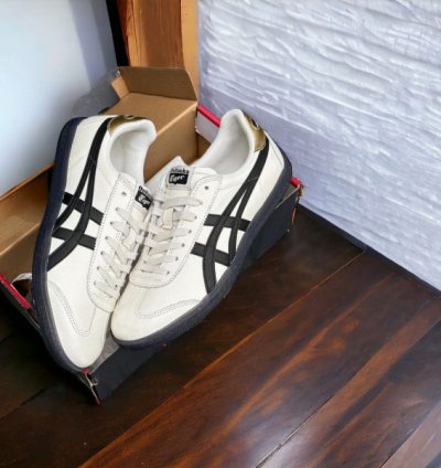 Onitsuka Tiger Tokuten Black White Sneakers