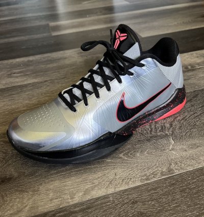 Vintage 2010 Nike Zoom Kobe 5 Low Basketball Shoes Size 10