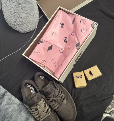 Jordan 1 Low Travis Scott Velvet Brown