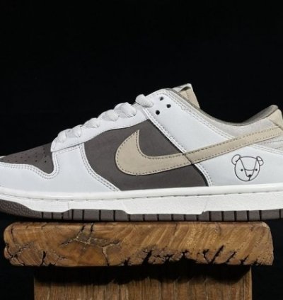 Otomo Katsuhiro X Nike Sb Dunk Low Dark Brown Sneakers
