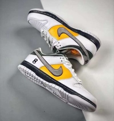 Otomo Katsuhiro X Nike Sb Dunk Low Pro Kobe Sneakers