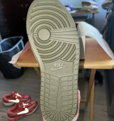 Jordan 1 Retro Low travis Scott Medium Olive