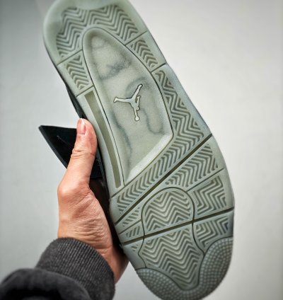 Nike Air Jordan 4 X Kaws Black 930155-001