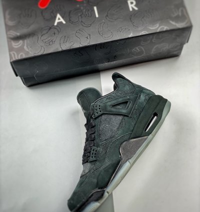 Nike Air Jordan 4 X Kaws Black 930155-001