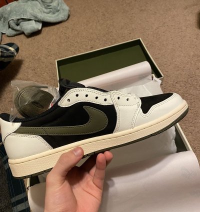 Jordan 1 Travis Scott Olive 9 5m 11w