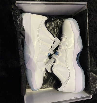 Jordan 11 Low Legend Blue