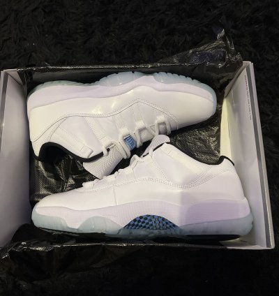 Jordan 11 Low Legend Blue
