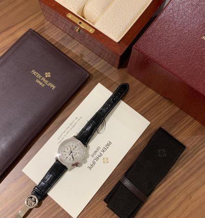 Patek Philippe Chronograph In White Gold - Discontinued - 5070g