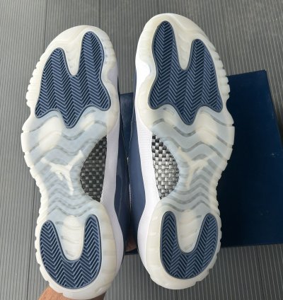 Jordan 11 Retro Low Diffused Blue
