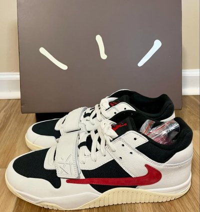 Travis Scott X Jordan Jumpman Jack university Red
