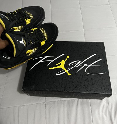 Jordan 4 Black And Yellow