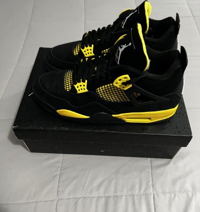 Jordan 4 Black And Yellow