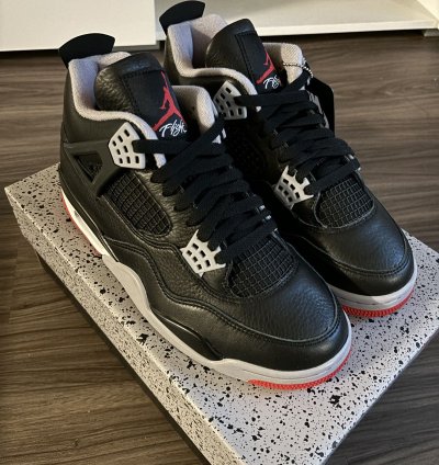 Jordan 4 Bred Reimagined Size 8 5