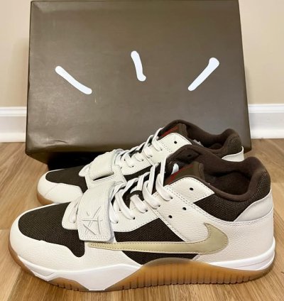 Travis Scott X Jordan Jumpman Jack sail