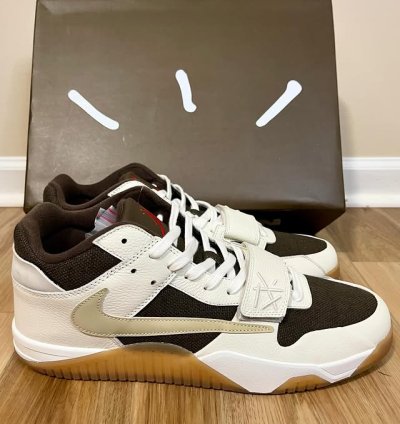 Travis Scott X Jordan Jumpman Jack sail