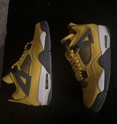 Jordan 4 Lightning