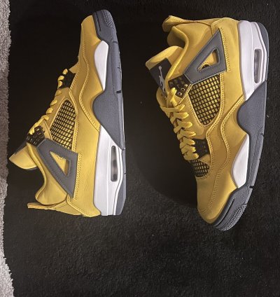 Jordan 4 Lightning