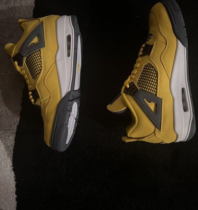 Jordan 4 Lightning