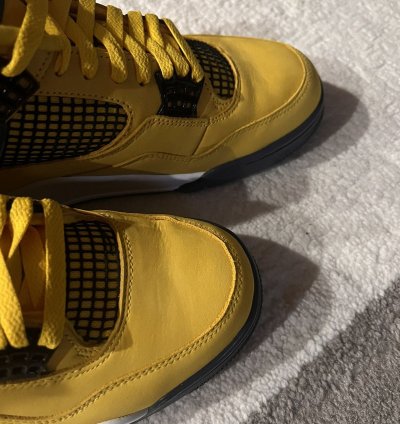 Jordan 4 Lightning