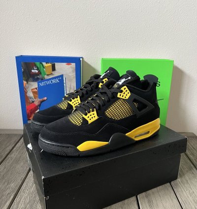 Nike Air Jordan 4 Retro Thunder