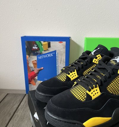 Nike Air Jordan 4 Retro Thunder