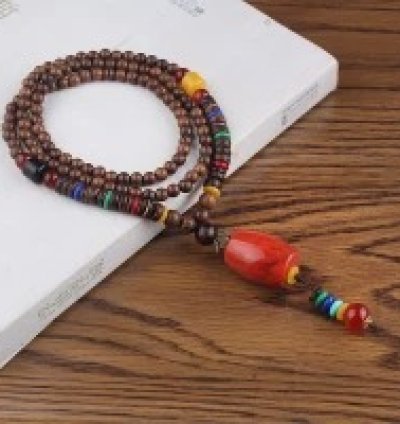 Fashionable Ethnic Necklace With Mote Bead