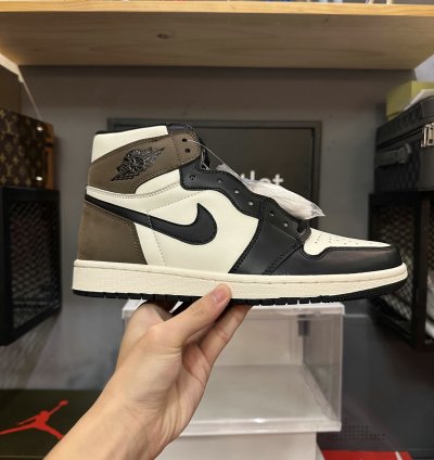 Jordan 1 Retro High Dark Mocha 555088-105