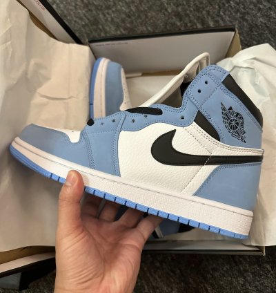 Jordan 1 Retro High Og University Blue 555088-134