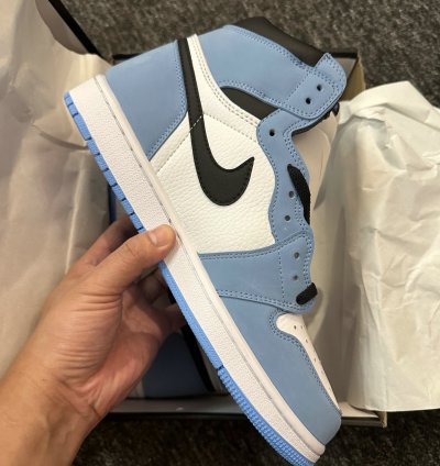 Jordan 1 Retro High Og University Blue 555088-134